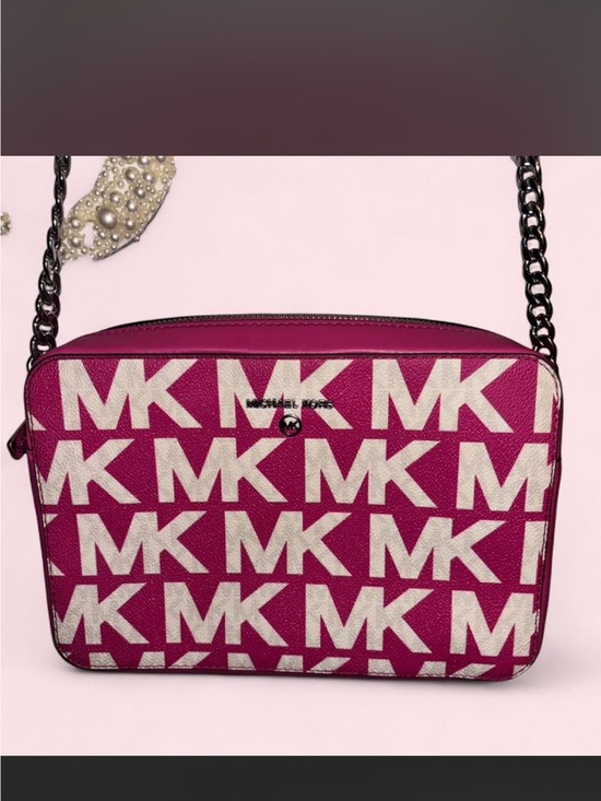 Michael Kors Handbags - Michael Kors Jet Set Camera Bag Fuchsia MK Logo Crossbody Bag with Chain Strap